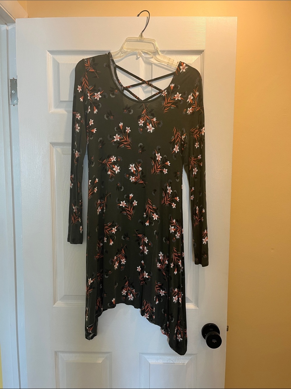 Charlotte Russe Olive Green Floral Long-Sleeve Crisscross Tunic Dress